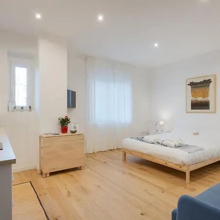 Alexander's Nest * Terst